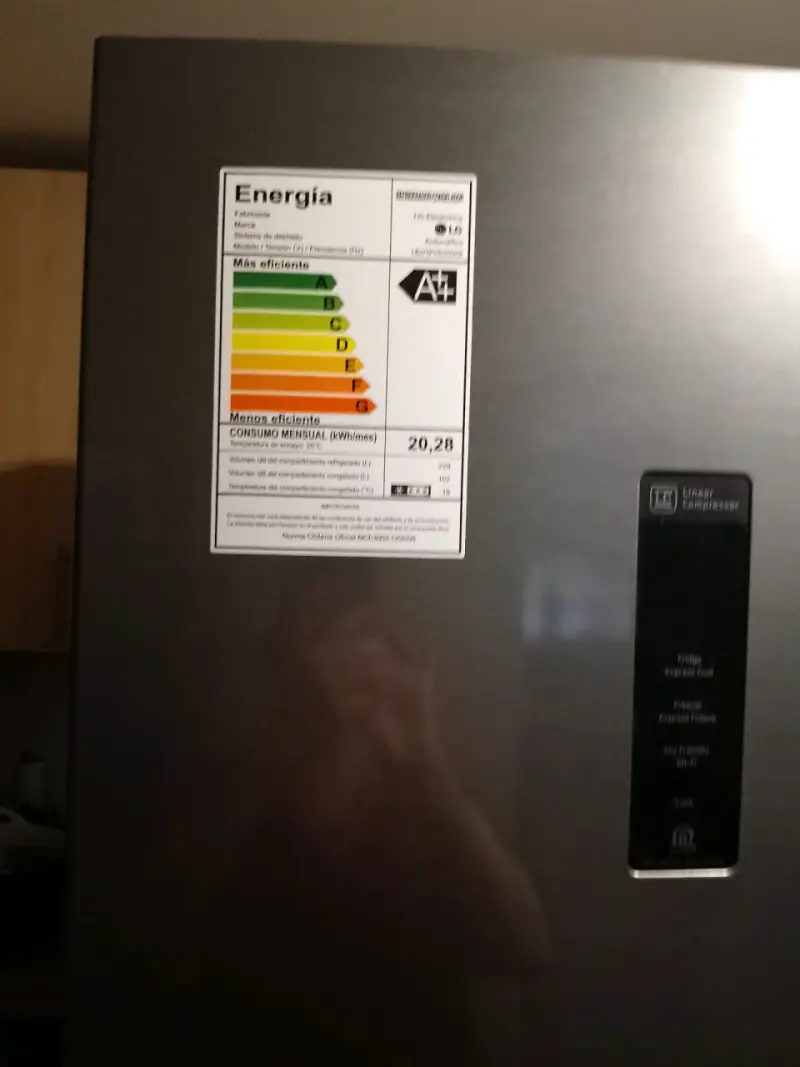 Refrigerador LG No Frost con Dispensador de Agua