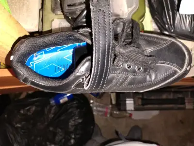 Zapatillas negras de cuero para hombre escolar - miniatura 2
