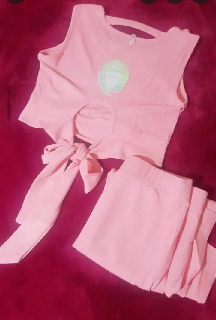 Conjunto de dos piezas para mujer en color rosa - 3