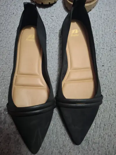 Zapatos planos negros Bata para mujer - miniatura 1
