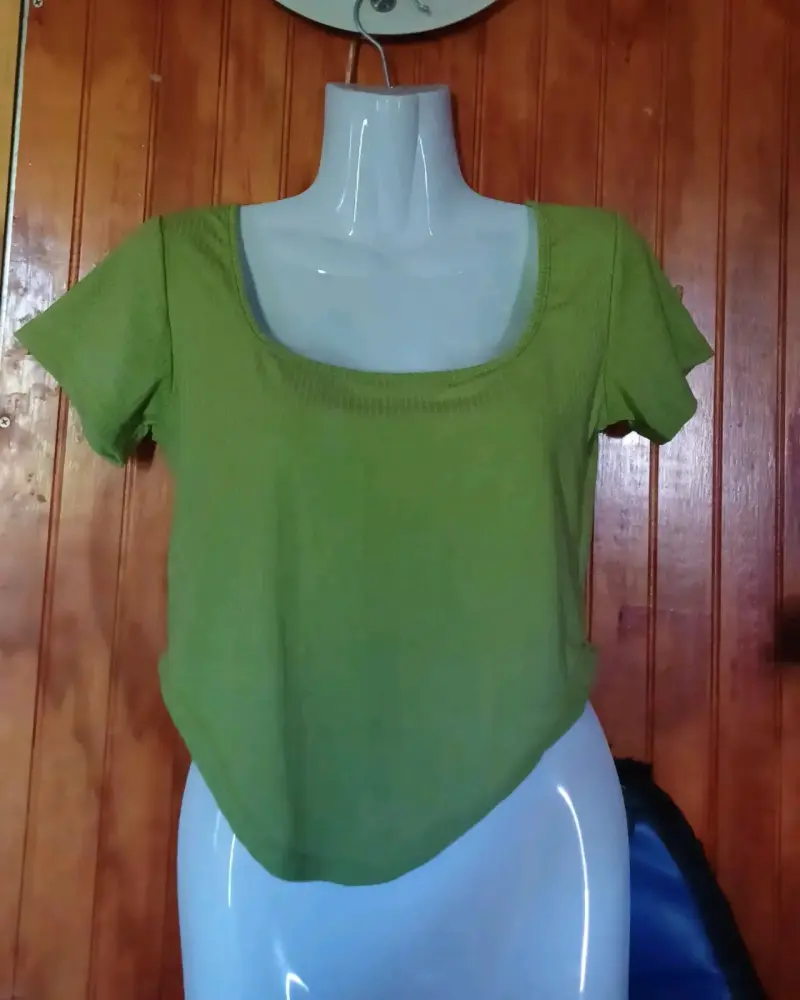 Polera ajustada de mujer en colores vibrantes - 5