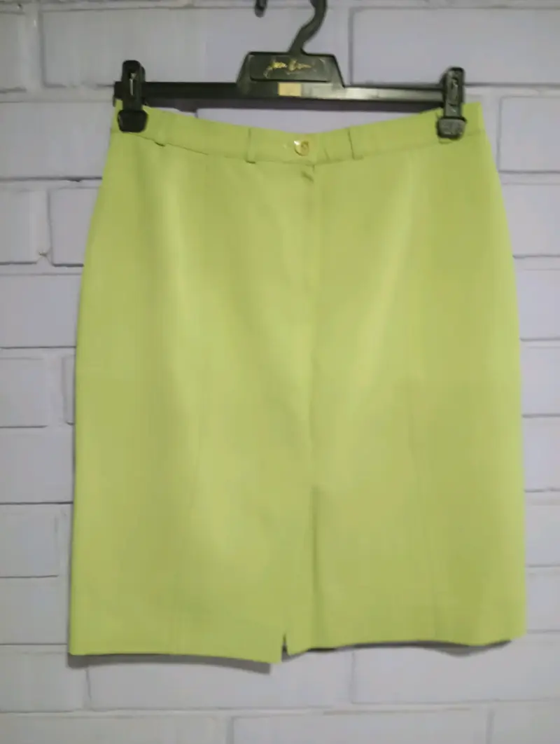 Conjunto de falda y blazer verde lima Dato Diseño - 1