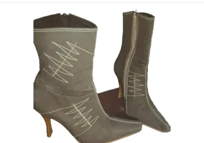 Botas de tacón alto con diseño bordado - miniatura 1