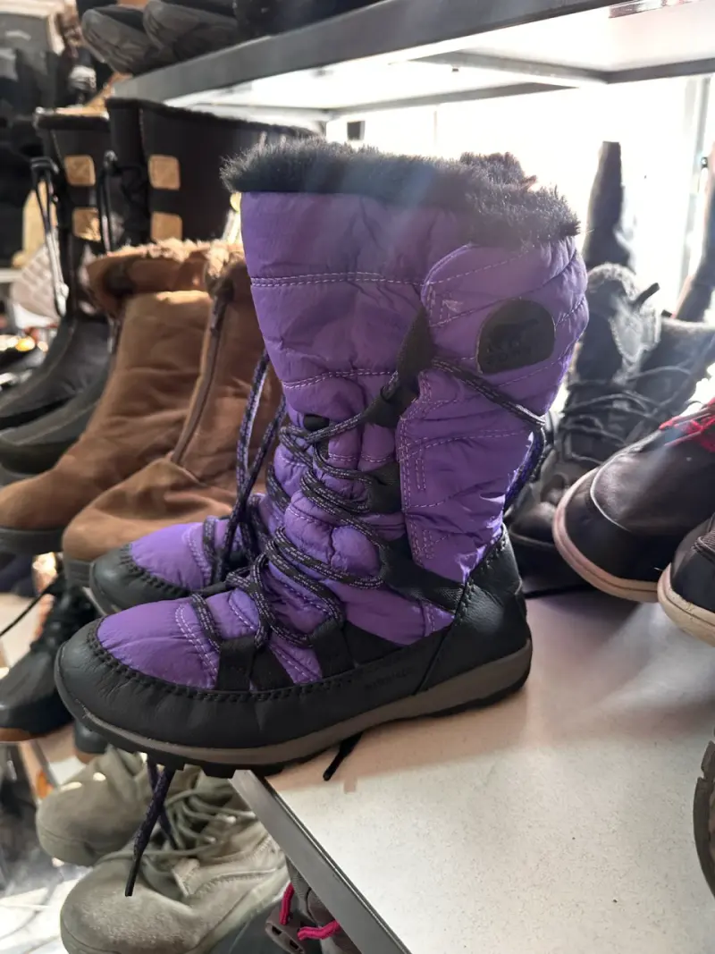 Botas de nieve moradas Sorel para mujer - 2