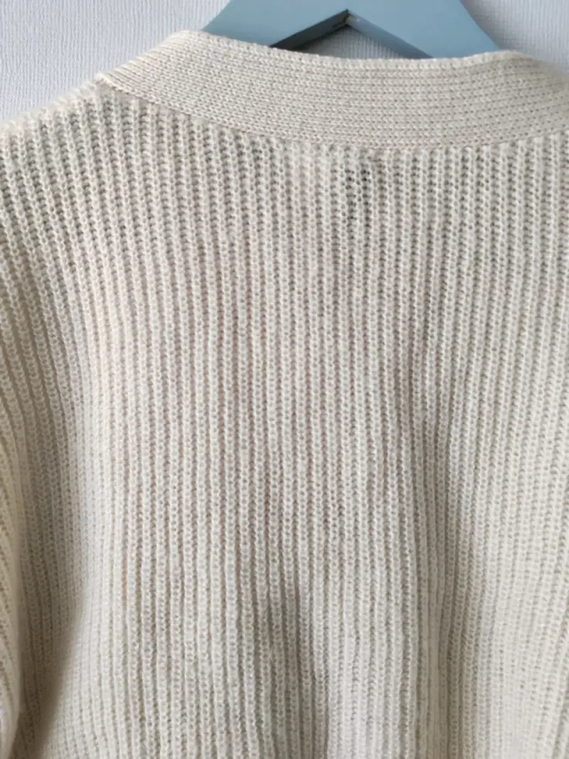 Suéter beige con cordones - 6