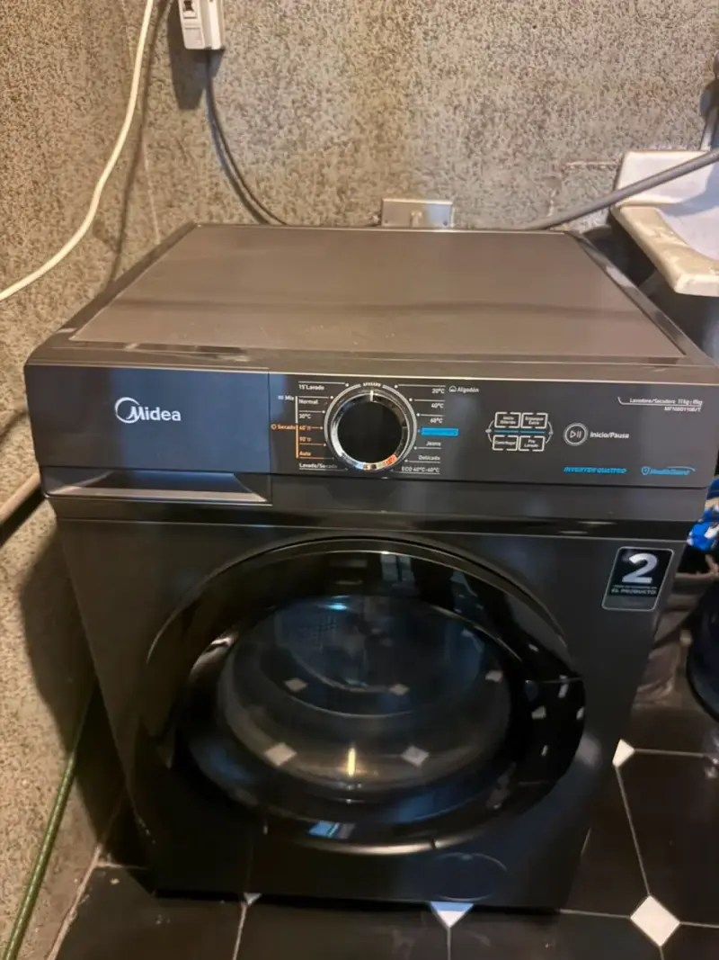 Lavadora secadora Midea 11kg negra - 1