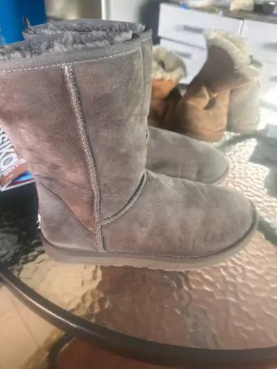 Botas de invierno gris UGG con forro - miniatura 1