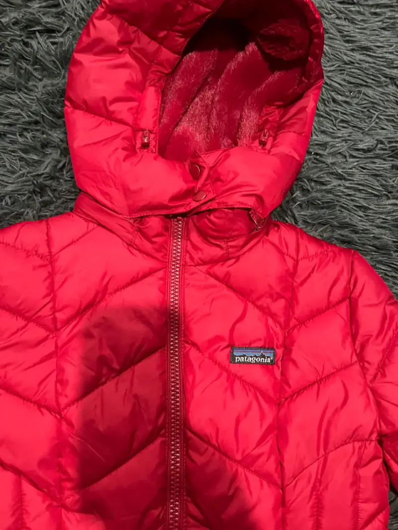 Chaqueta de invierno roja Patagonia con capucha - 5