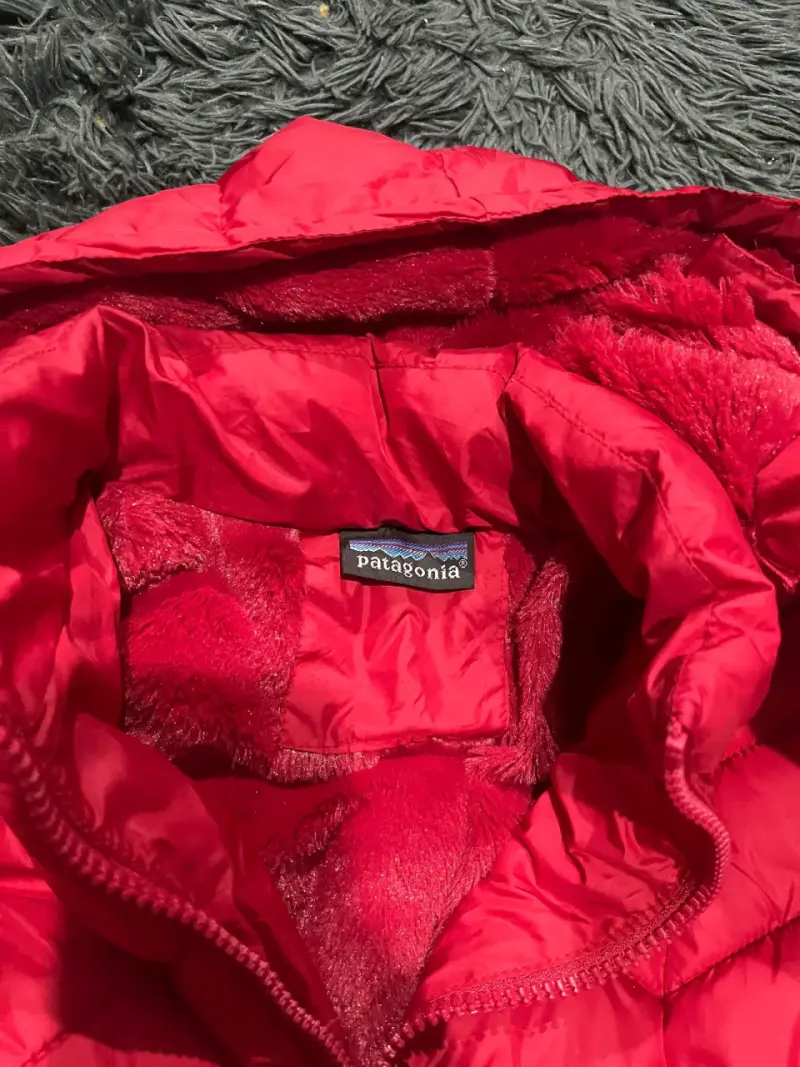 Chaqueta de invierno roja Patagonia con capucha - 6