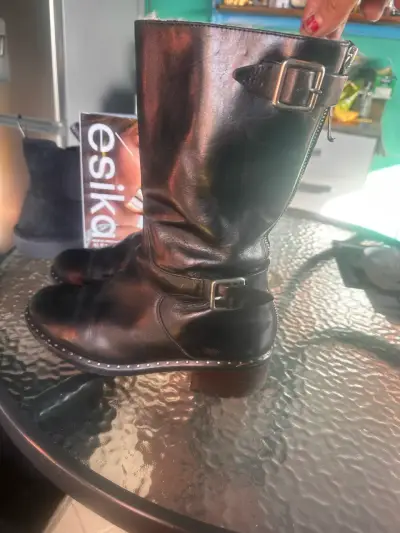 Botas de cuero negras con hebillas - miniatura 3
