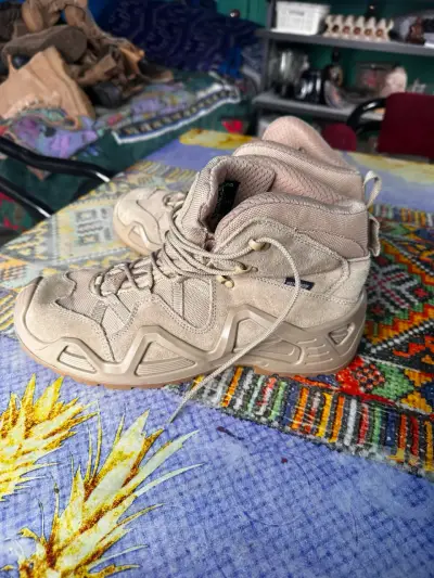 Botas de trekking impermeables beige - miniatura 4