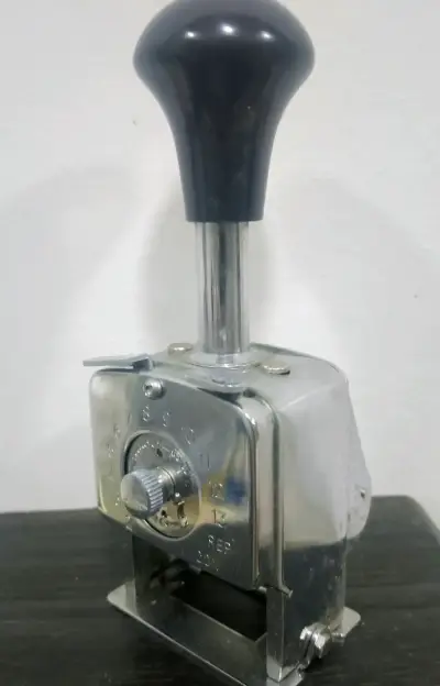 Máquina numeradora Great Wall vintage  1970-1980 - miniatura 3