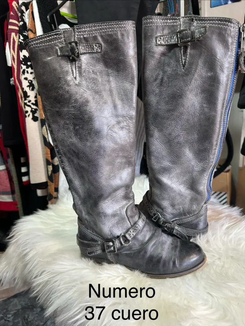 Botas de cuero gris con hebillas y cierre - 4