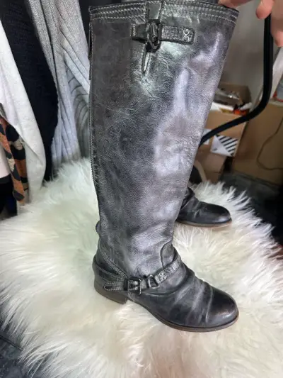 Botas de cuero gris con hebillas y cierre - miniatura 5