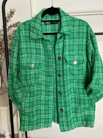 Chaqueta verde  Zara - miniatura 2