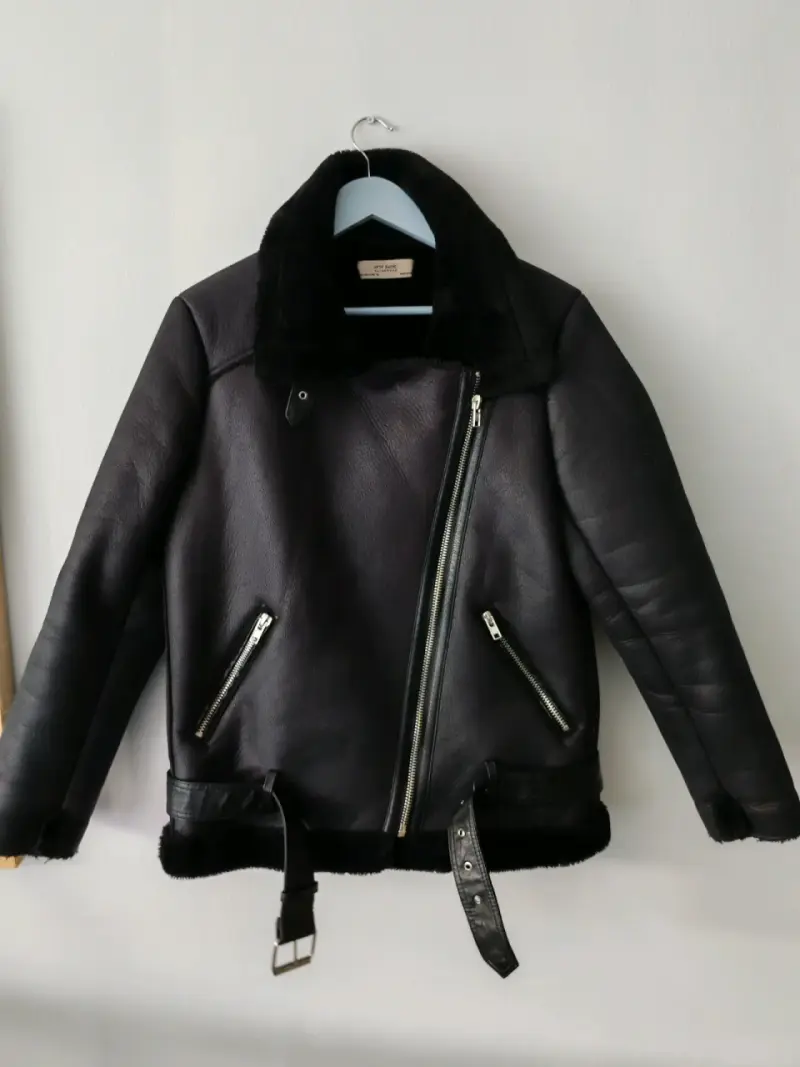 Chaqueta tipo cuero negra - 1
