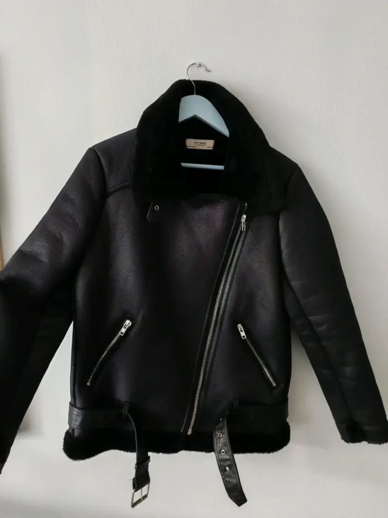 Chaqueta tipo cuero negra - 2