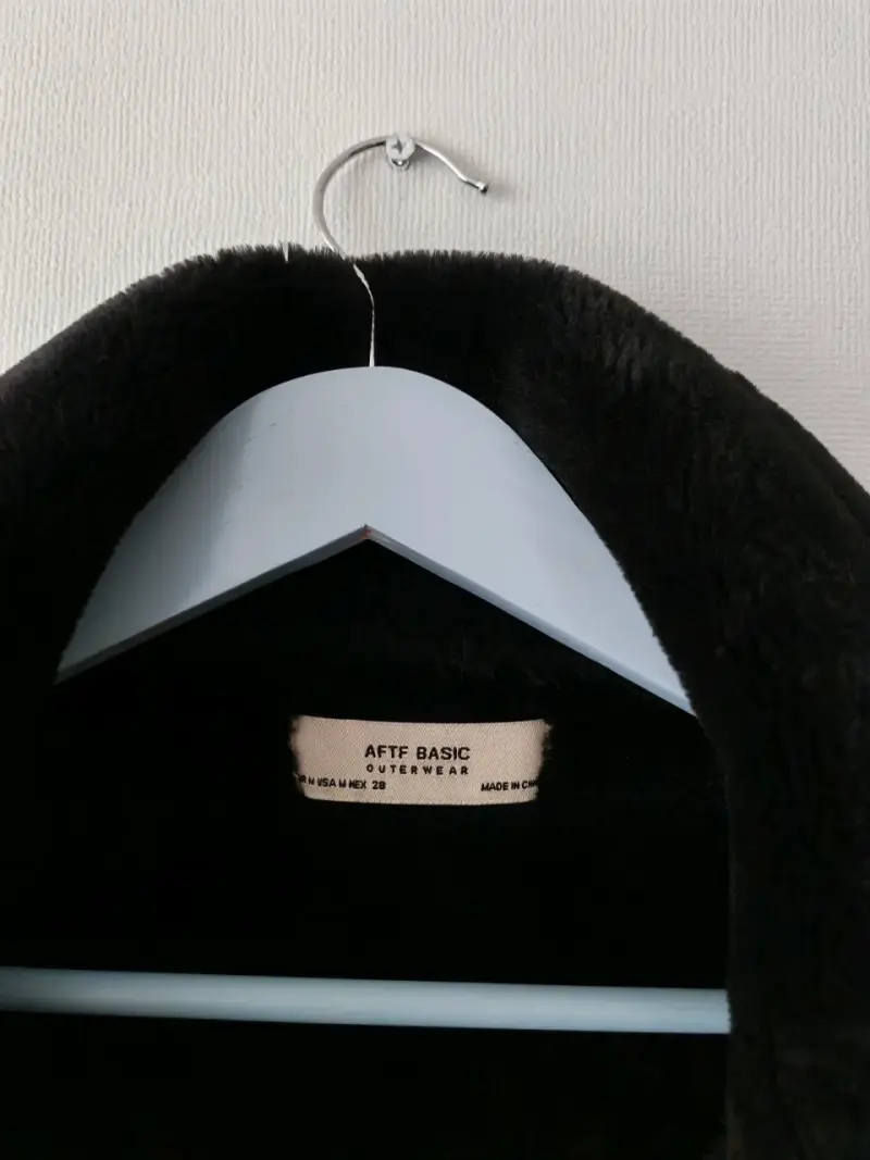 Chaqueta tipo cuero negra - 3