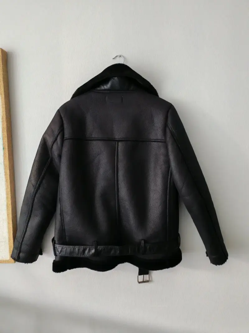 Chaqueta tipo cuero negra - 5