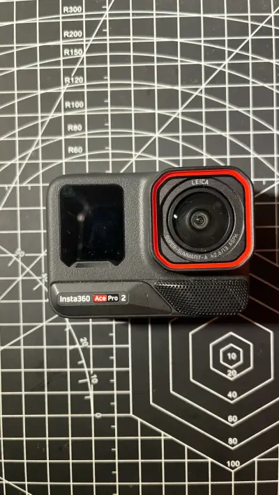 Cámara de acción Insta360 Ace Pro 2 con accesorios - miniatura 2