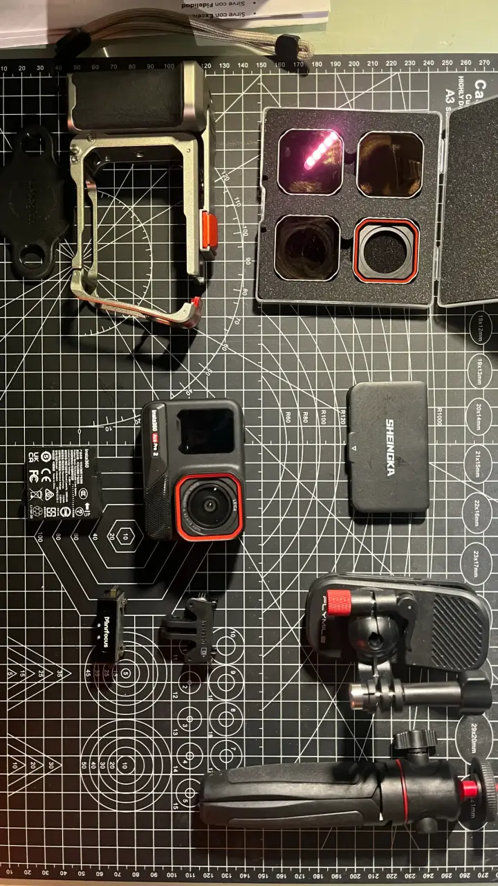 Cámara de acción Insta360 Ace Pro 2 con accesorios - 4
