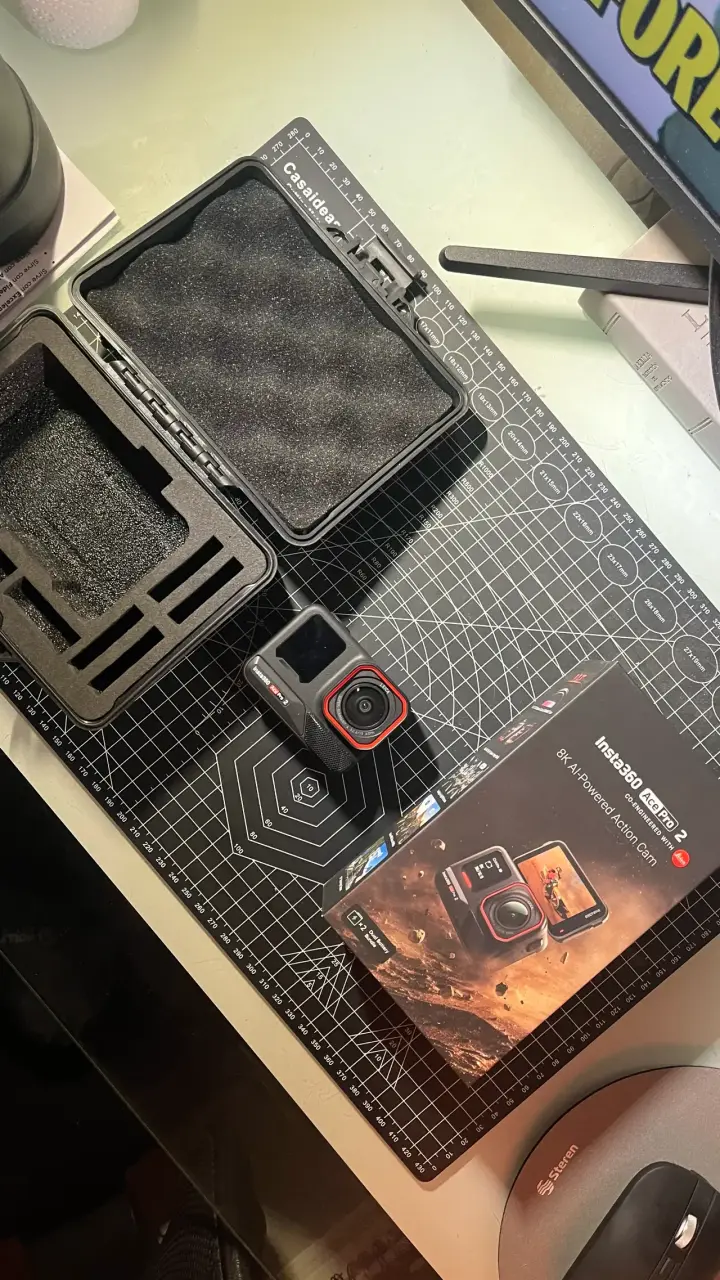 Cámara de acción Insta360 Ace Pro 2 con accesorios - 6
