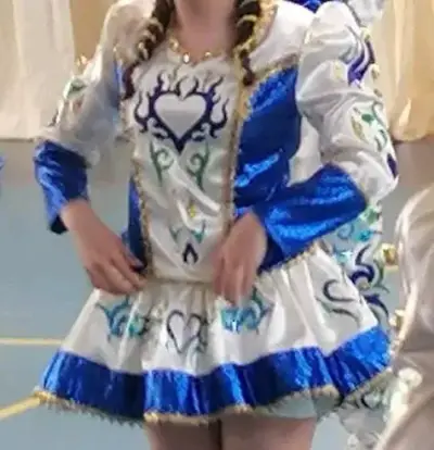 Vestido de baile  folclórico azul y blanco - miniatura 1