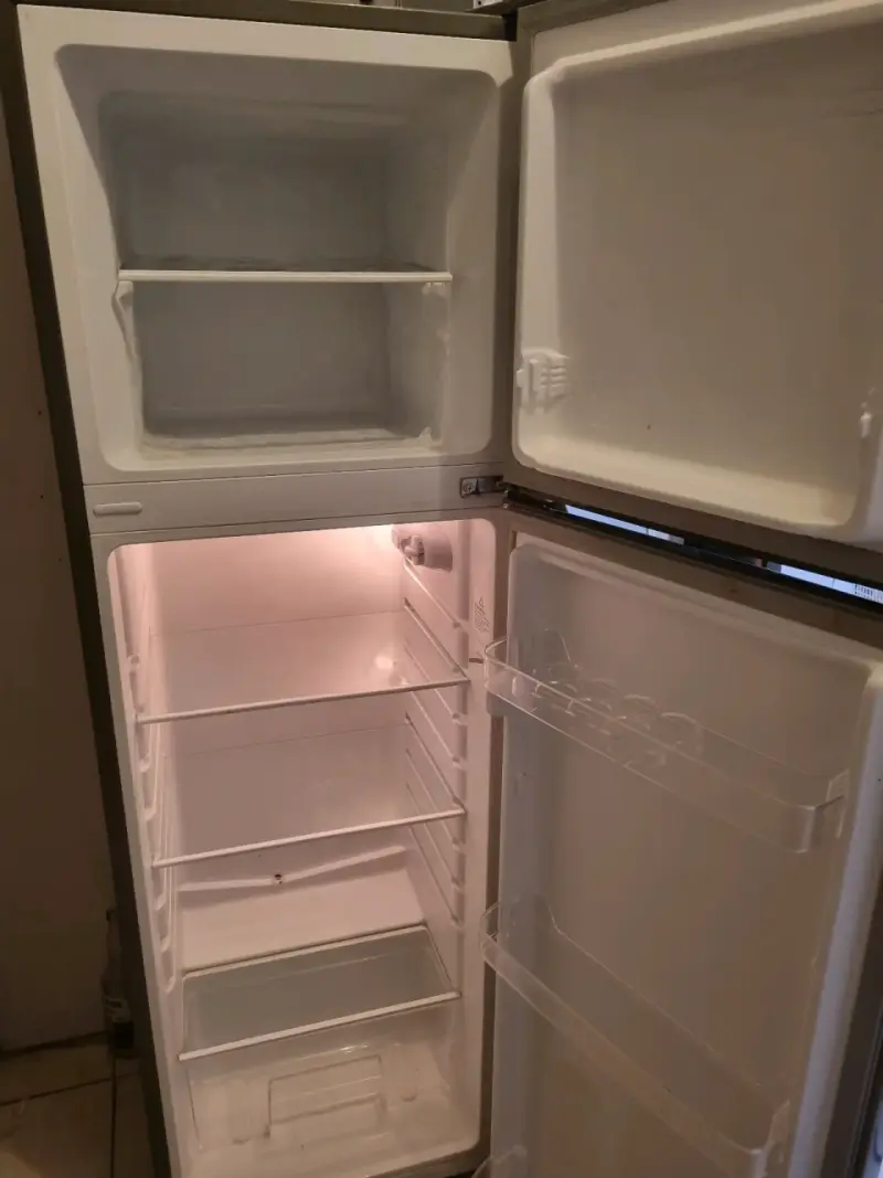Refrigerador Libero de dos puertas en buen estado - 2
