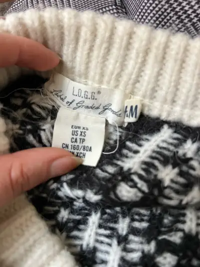 Suéter de lana estampado blanco y negro H&M - miniatura 2