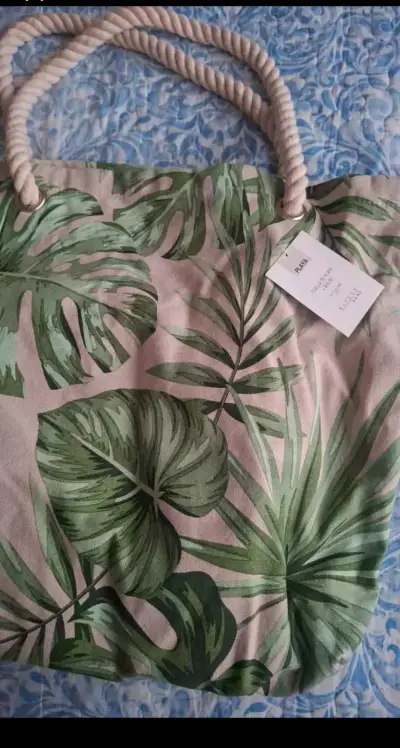 Bolso playero con diseño de hojas tropicales - miniatura 1