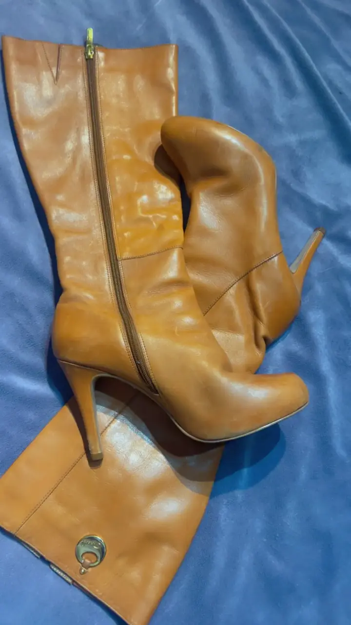 Botas de cuero camel con tacón alto - 2
