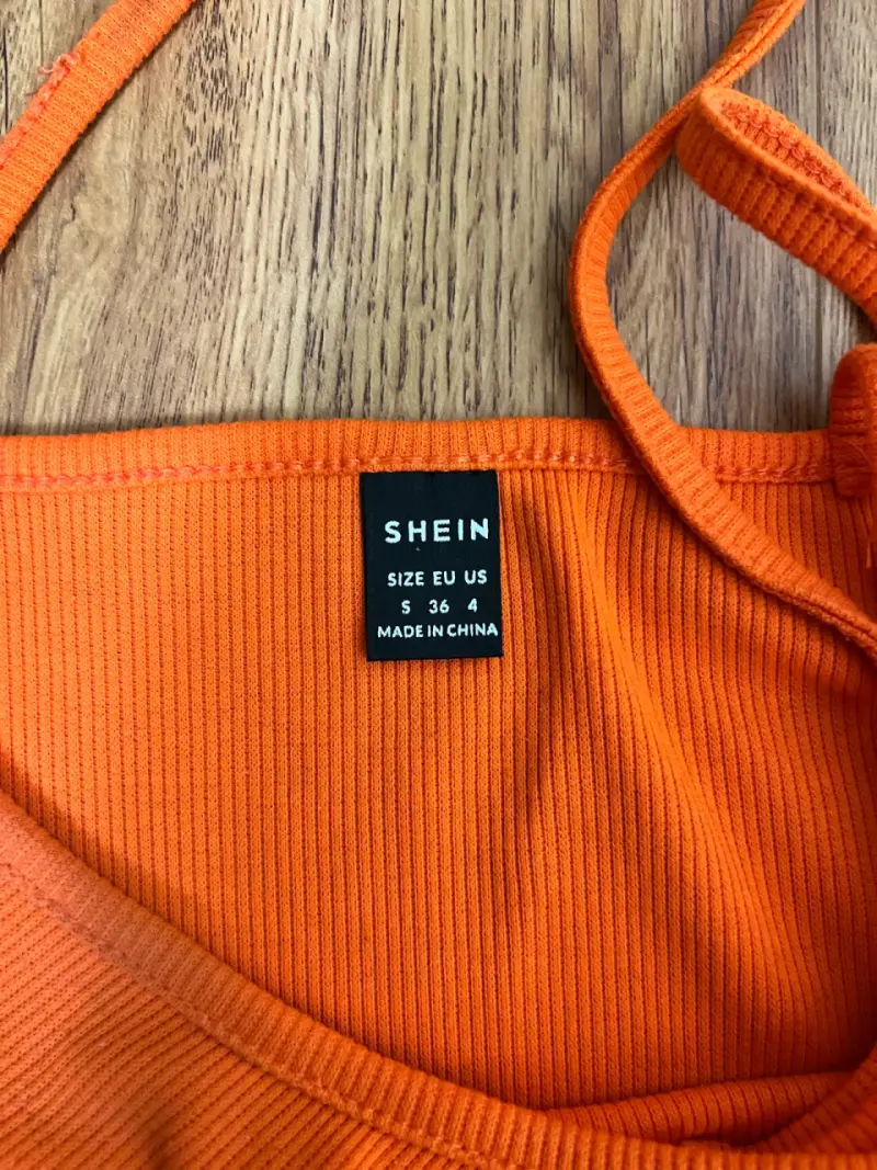 Top corto naranja con tirantes Shein - 2