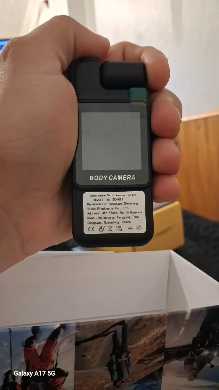 Cámara corporal portátil con pantalla LCD - 3
