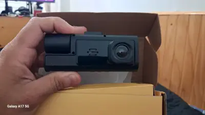 Cámara corporal portátil con pantalla LCD - miniatura 4