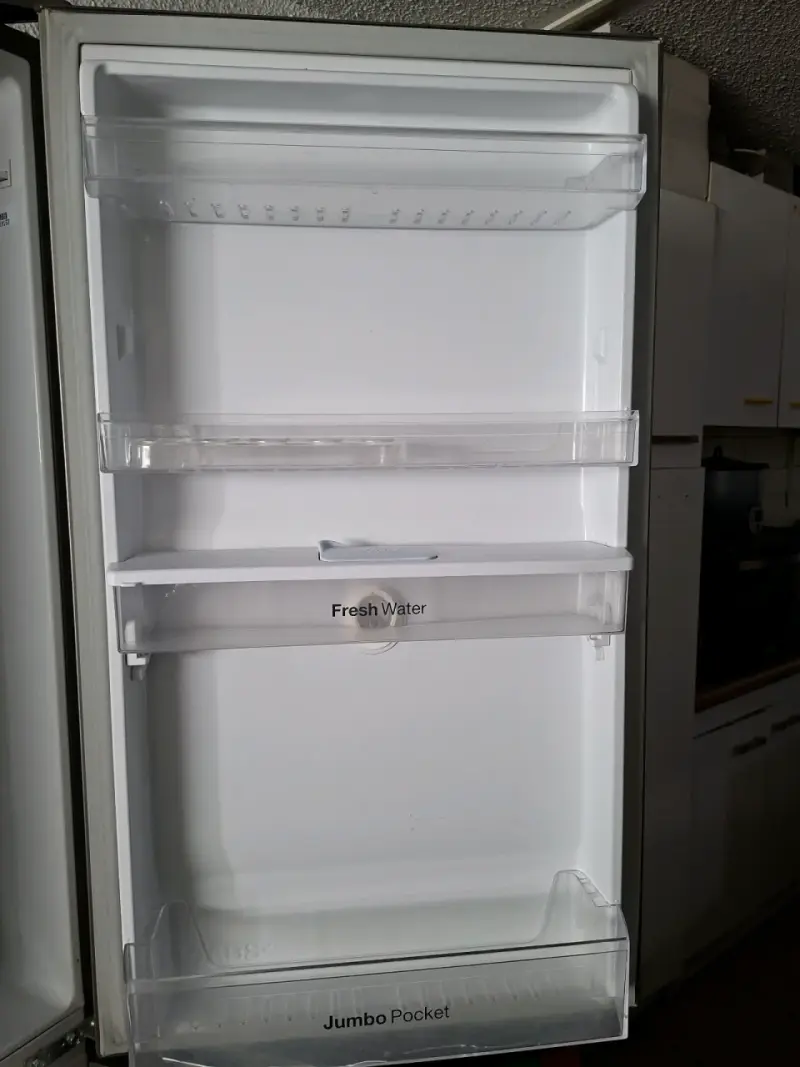 Refrigerador Daewoo con dispensador de agua - 3