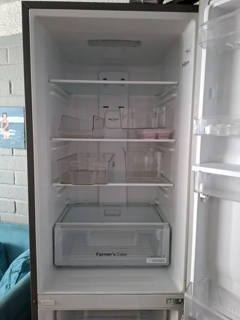 Refrigerador Daewoo con dispensador de agua - 5