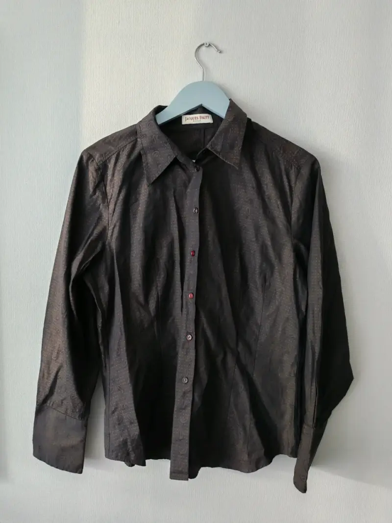 Blusa negra estampada - 1