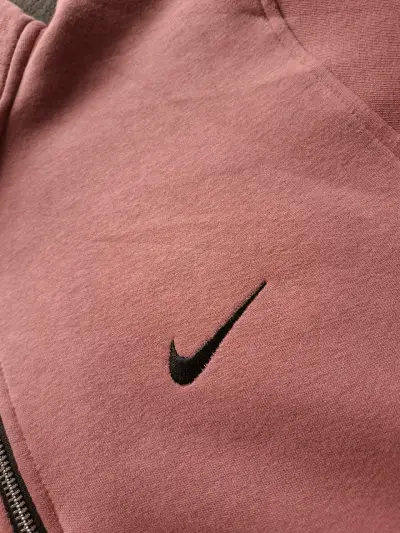 Polerón Nike Dri-Fit Rosado para Hombre - miniatura 5