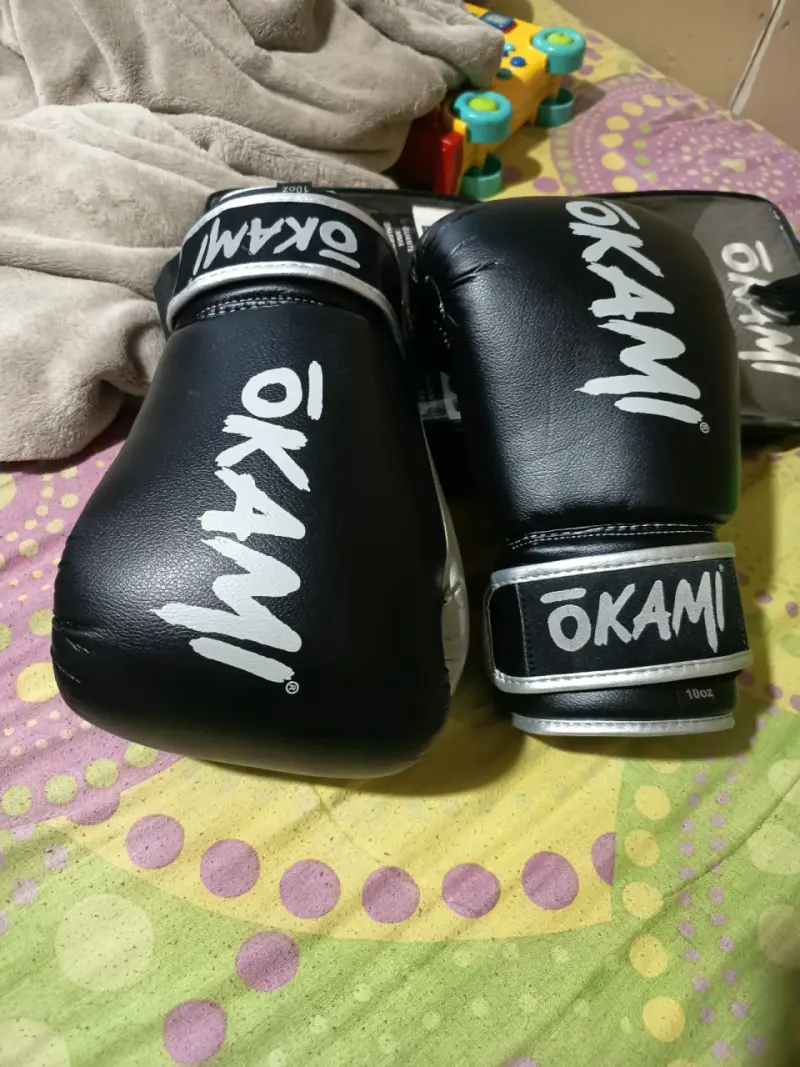 Guantes de boxeo Okami talla 10 oz - 2