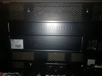 Televisor Samsung con HDMI y componentes 43 pulgad - miniatura 1