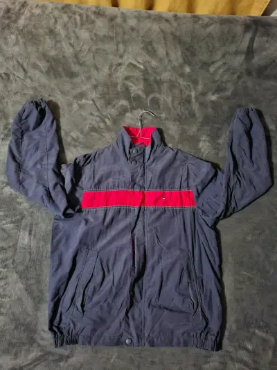 Chaqueta azul con franja roja Tommy Hilfiger - miniatura 2