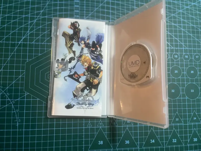 Kingdom Hearts Birth by Sleep PSP - 2
