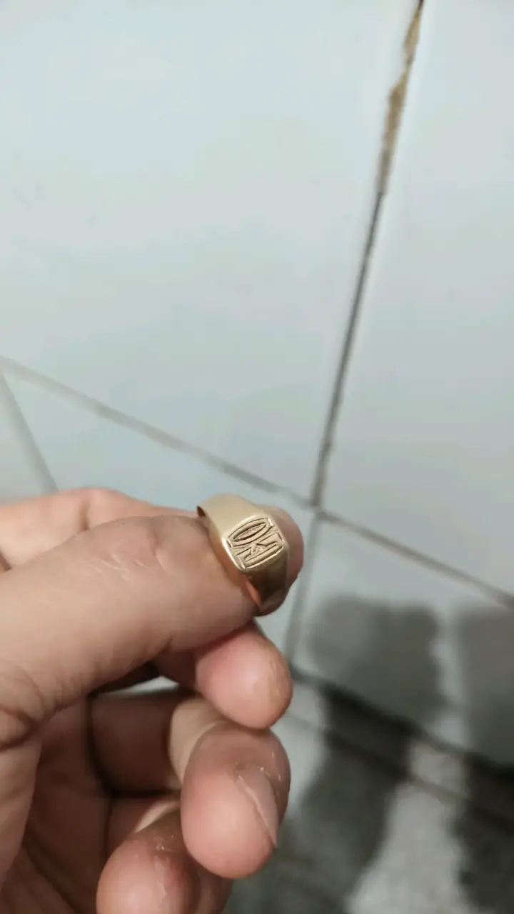 Anillo de oro con diseño grabado - 3