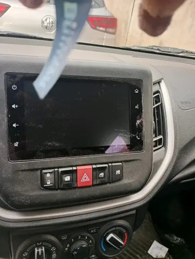 Auto compacto Suzuki poco uso - miniatura 2