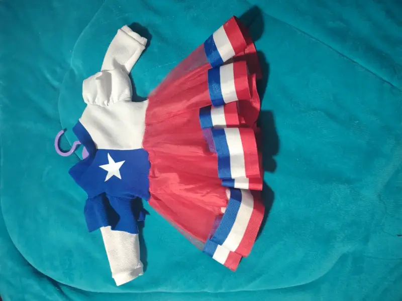 Vestido de niña con diseño de bandera chilena - 3