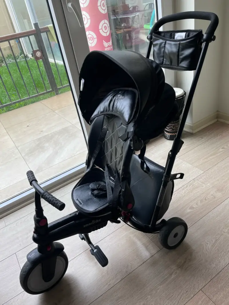 Triciclo para niños SmarTrike negro con toldo - 1