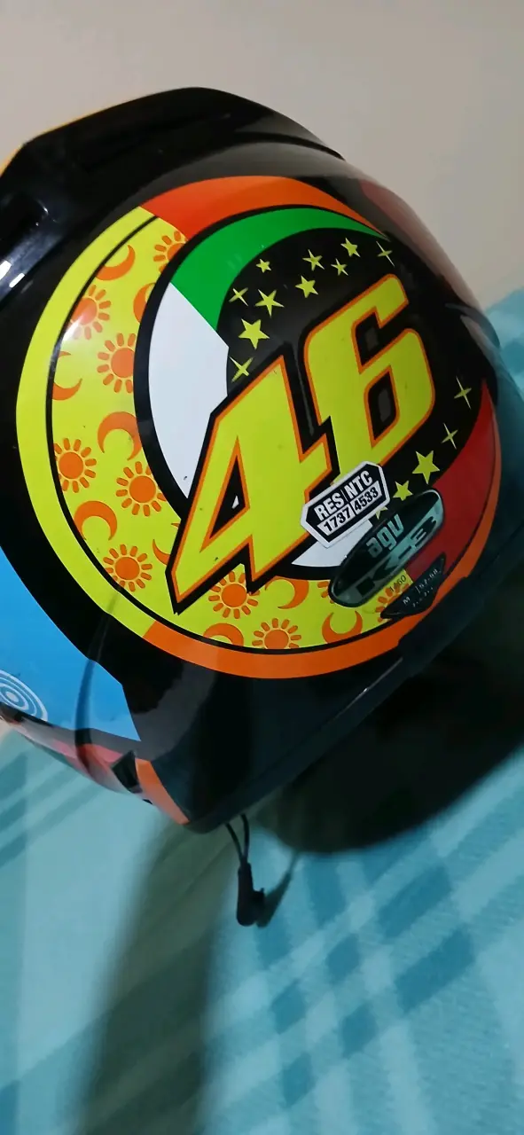 Casco de moto AGV edición especial colorido - 3