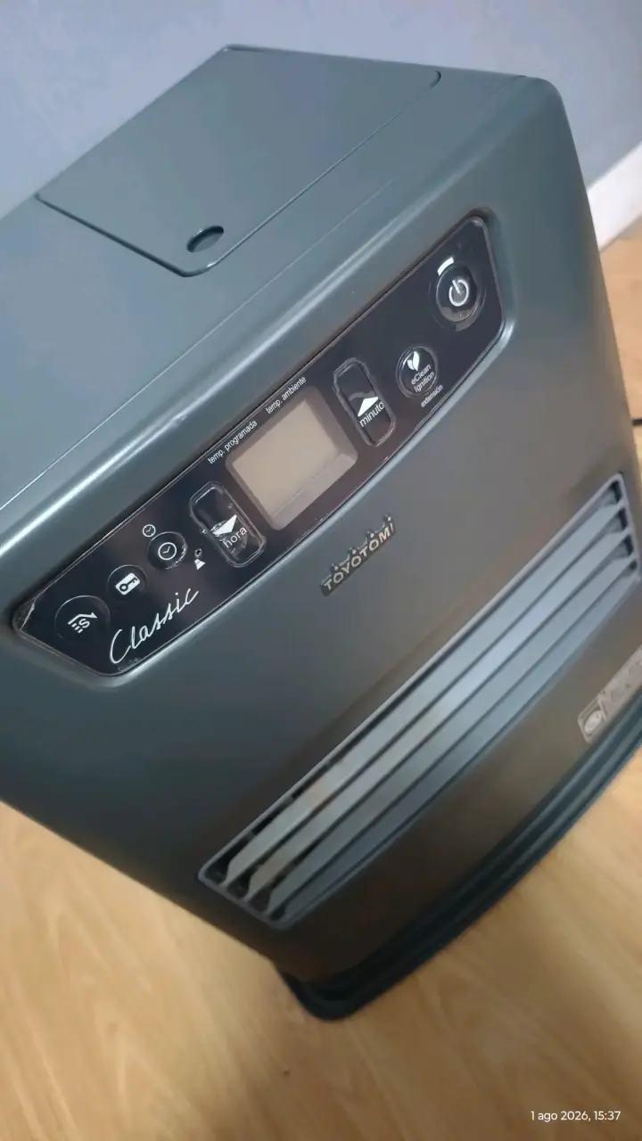 Estufa Toyotomi Laser Classic con Control Digital - 1