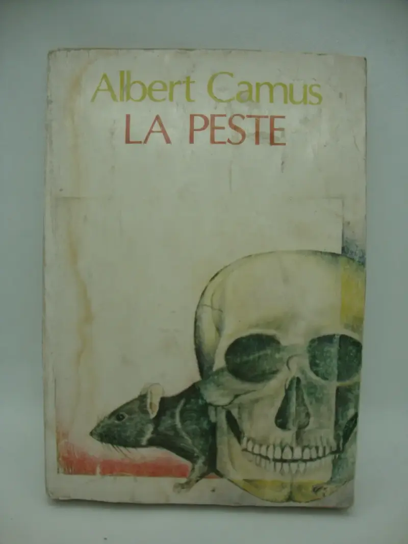Libro 'La Peste' de Albert Camus en buen estado - 1