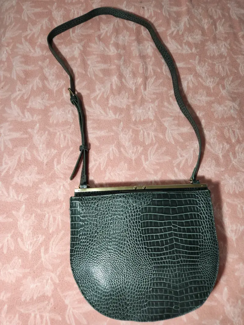 Cartera de cuero sintético con diseño de cocodrilo - 5
